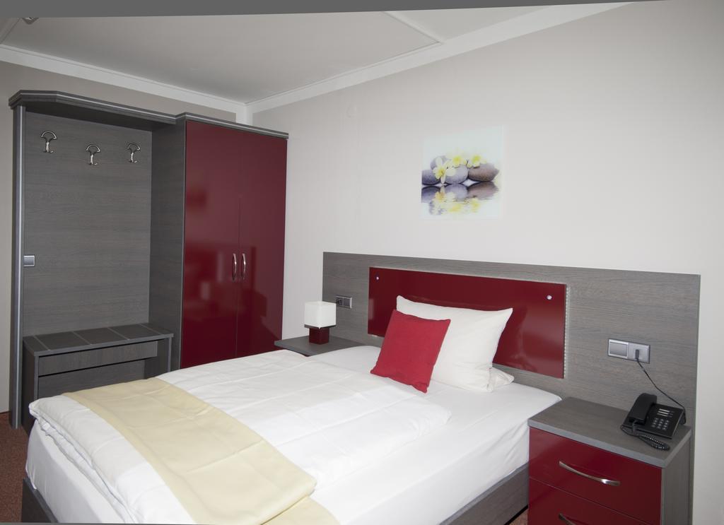 Waldhotel Sindelfingen Am Eichholz Oda fotoğraf